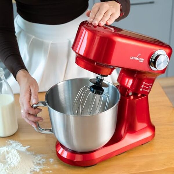 Découvrez notre test détaillé du robot pâtissier LEHMANN 1500 W : puissance, accessoires et performances pour vos préparations culinaires.