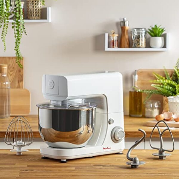 Découvrez notre test détaillé du robot pâtissier Moulinex Essential 800W : performances, caractéristiques et verdict pour bien choisir votre robot de cuisine. 