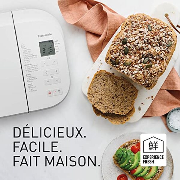 Découvrez notre test complet de la machine à pain automatique Panasonic SD-B2510WXE avec ses 21 programmes et son design horizontal innovant. Qualité, performance et facilité d'utilisation.